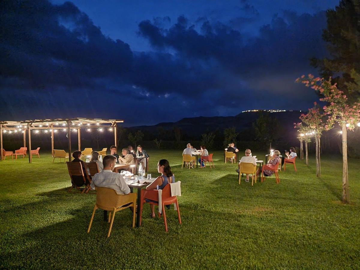 Agriturismo Essentia Dimora Rurale Larino Buitenkant foto