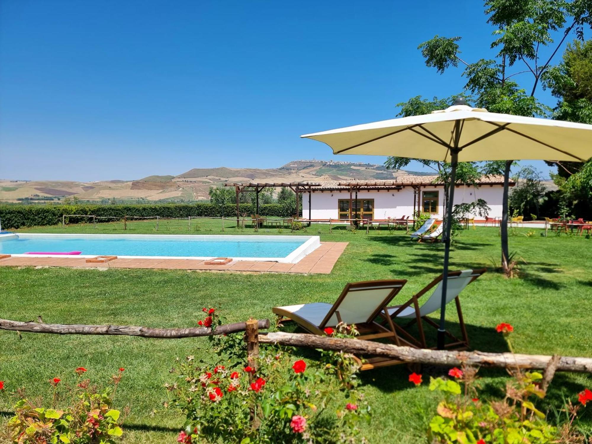 Agriturismo Essentia Dimora Rurale Larino Buitenkant foto